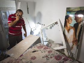 Zerstörungen in einem Haus in Sderot (Foto: Reuters/MFA)